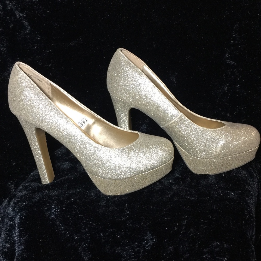 MOSSIMO HIGH HEEL THIN HEEL SIZE 7 1/2